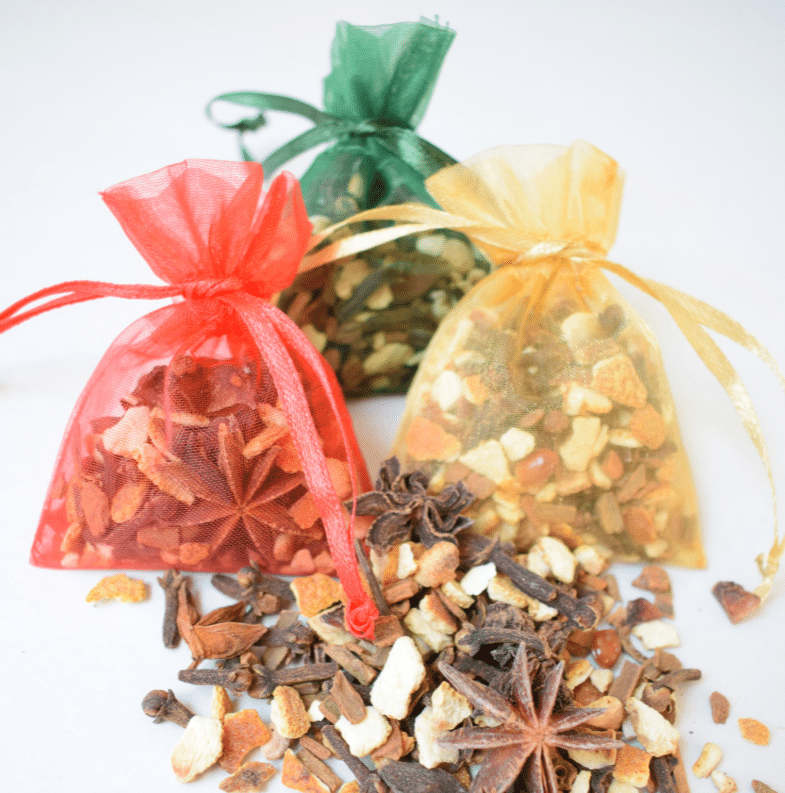 Christmas potpourri with cinnamon pieces